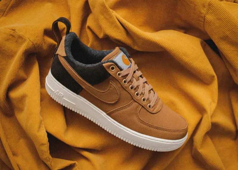 Nike low-top sneakers — tan, size 42