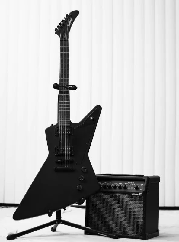 Electric guitar + practice amp