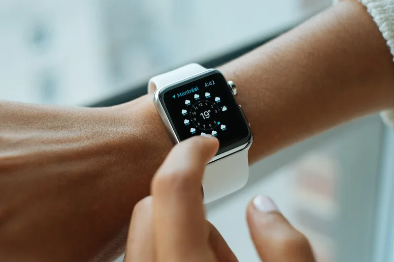 Apple Watch — stainless, milanese