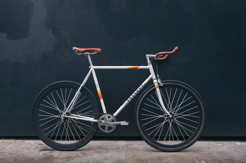 Road bicycle — aluminium frame